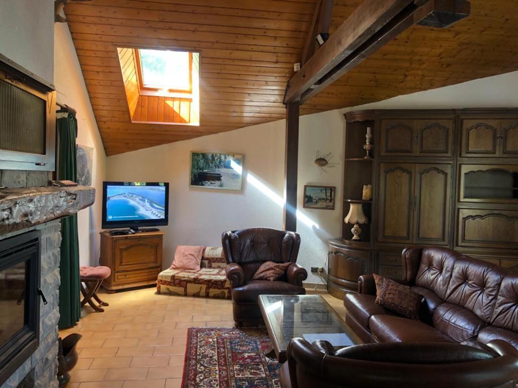 Maison/Gite Familial Dans Le Jura A 200M Du Lac Avec Piscine Privee Marigny  ภายนอก รูปภาพ